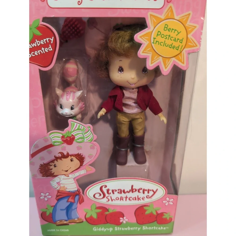 Vintage 2003 ~ Strawberry Shortcake & Custard ~ Berry Best Friends Giddy Up Doll - Picture 2 of 10